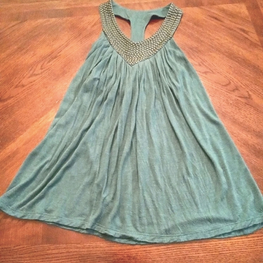 V-CUT AND T-BAR BEADED FLOWY TOP IN TEAL | SPENSE